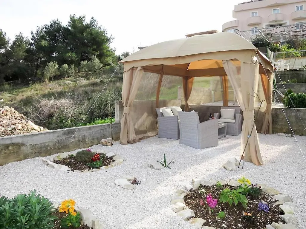 Family Friendly Apartments With A Swimming Pool Arbanija, Ciovo - 16478 Trogir 0*,